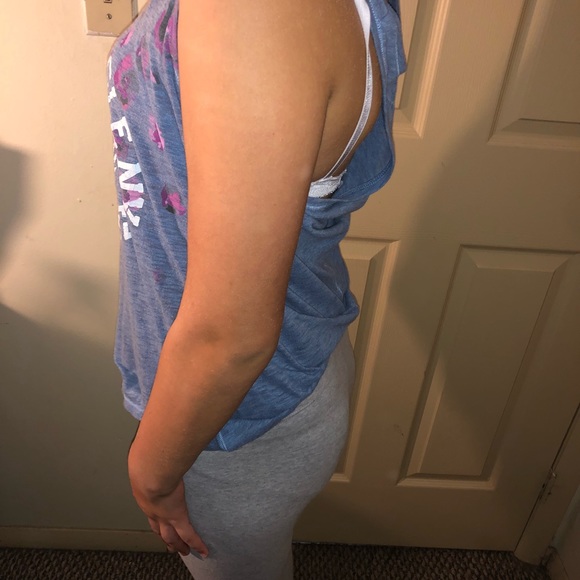 Tank tops - Picture 2 of 4